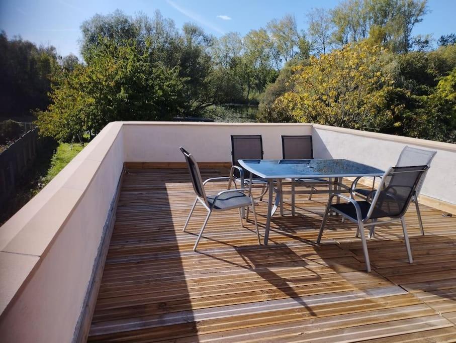 Agreable Maison Avec Parking Gratuit Apartment Amiens Bagian luar foto