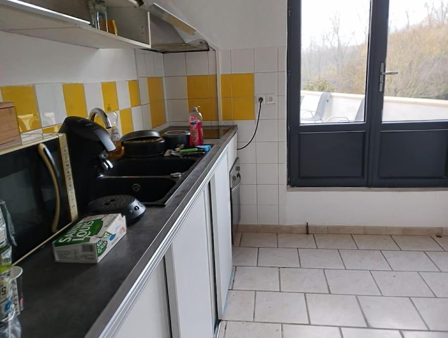Agreable Maison Avec Parking Gratuit Apartment Amiens Bagian luar foto