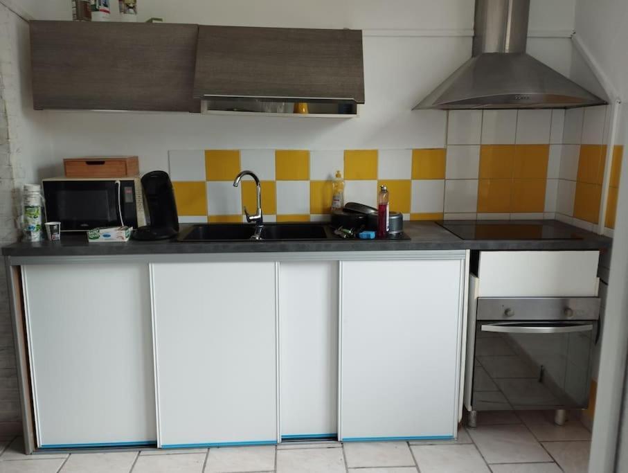 Agreable Maison Avec Parking Gratuit Apartment Amiens Bagian luar foto