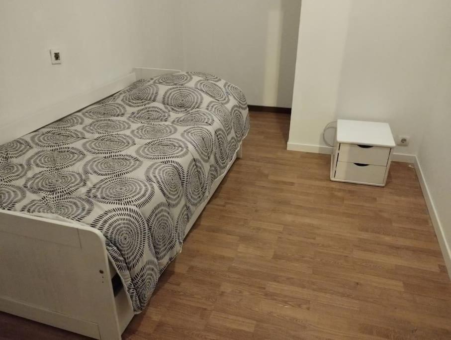 Agreable Maison Avec Parking Gratuit Apartment Amiens Bagian luar foto