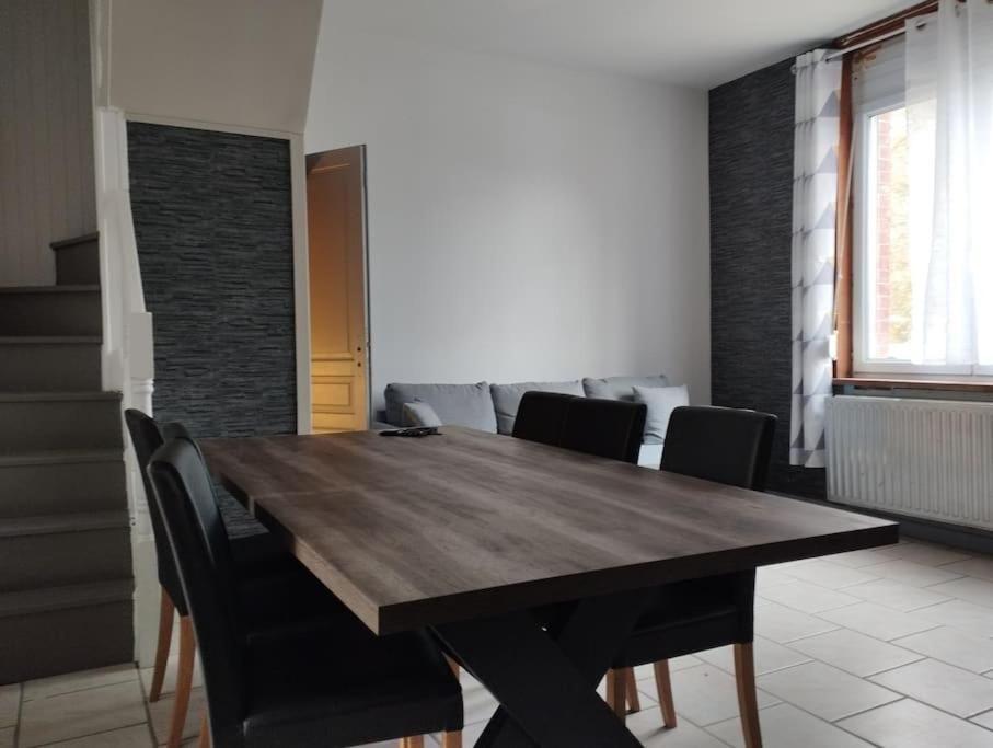 Agreable Maison Avec Parking Gratuit Apartment Amiens Bagian luar foto